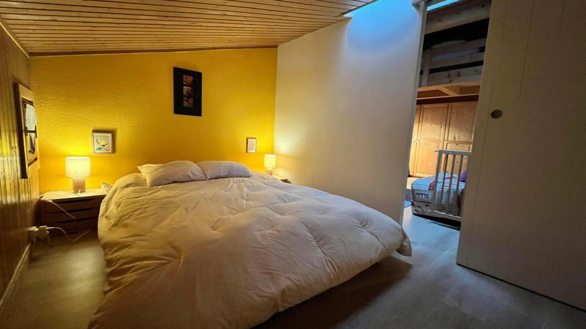 Joli T3 Ensoleille, Proche Centre, Avec Balcon, Parking Et Casier A Ski - Fr-1-624-89 Samoëns
